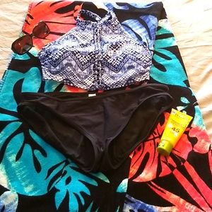 ⬇️ No Boundaries Bikini Top- 1X Bottoms- XL